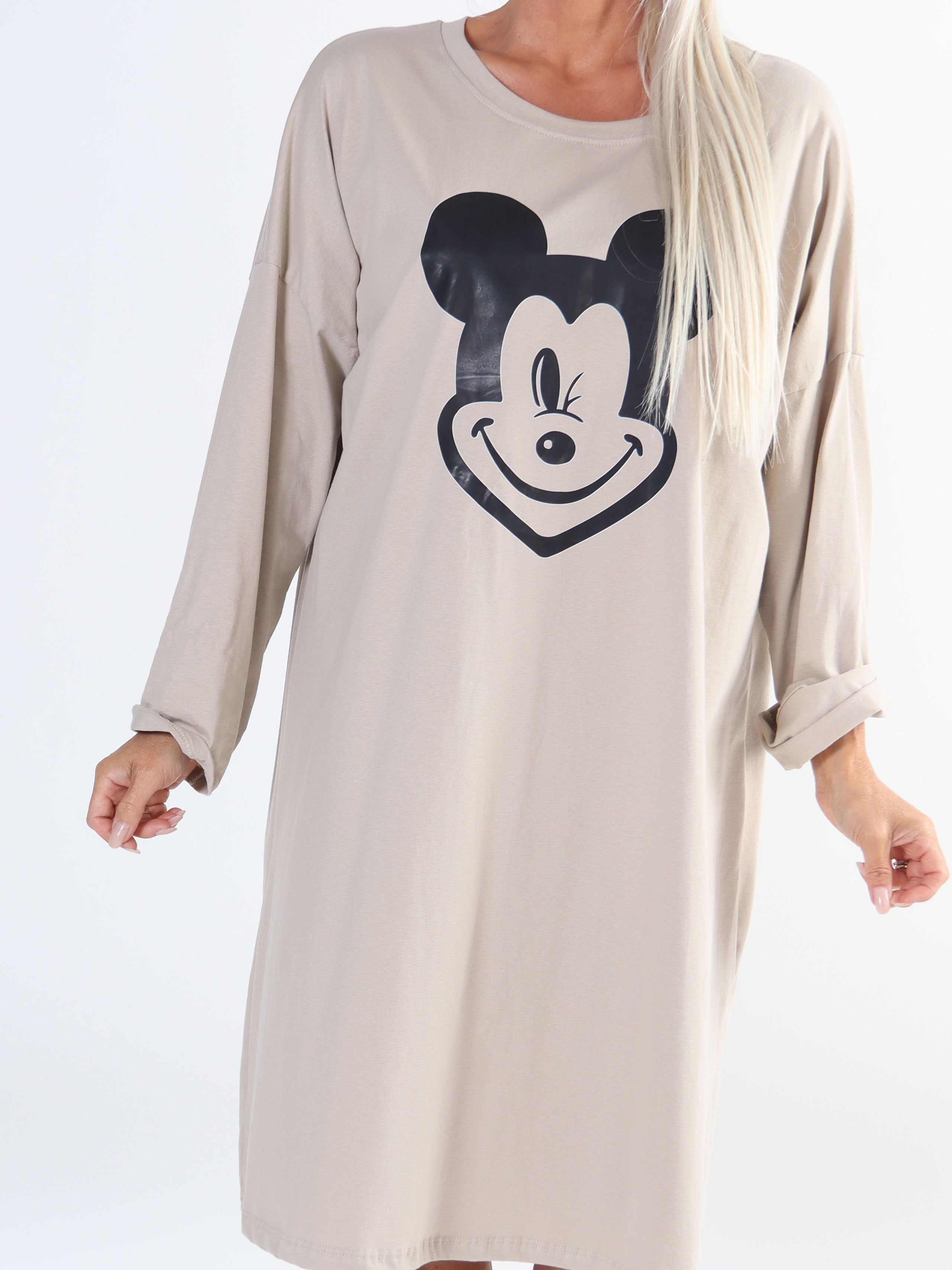 Amal - Lång plus size klänning i bomull med tryck framtill